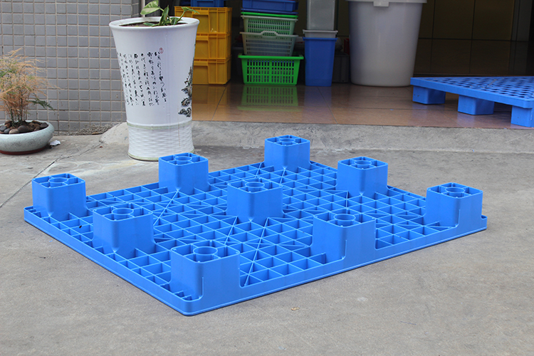 塑料制品廠托盤(pán)九腳塑料托盤(pán)叉車托盤(pán)批發(fā)